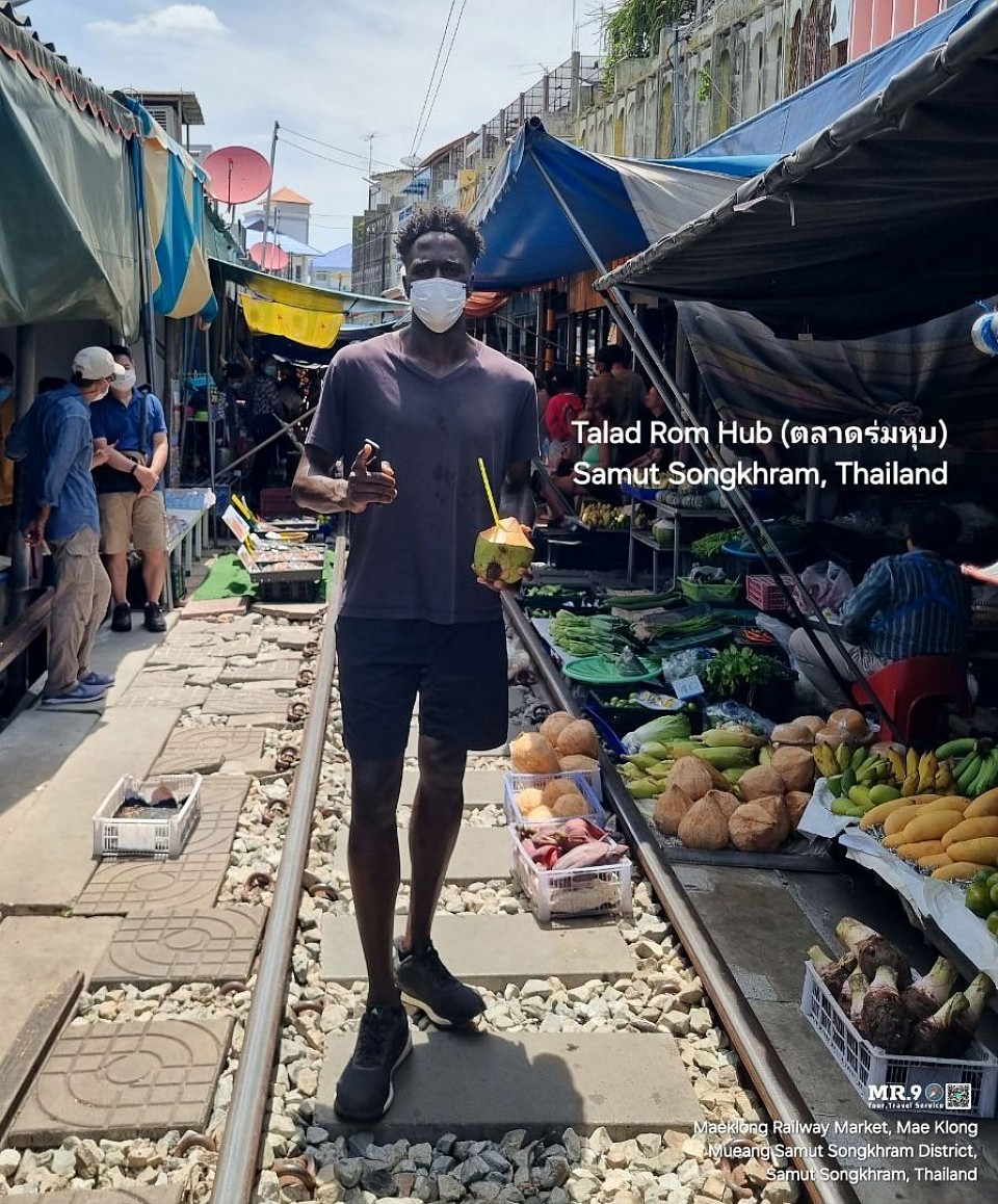 Maeklong Railway Market